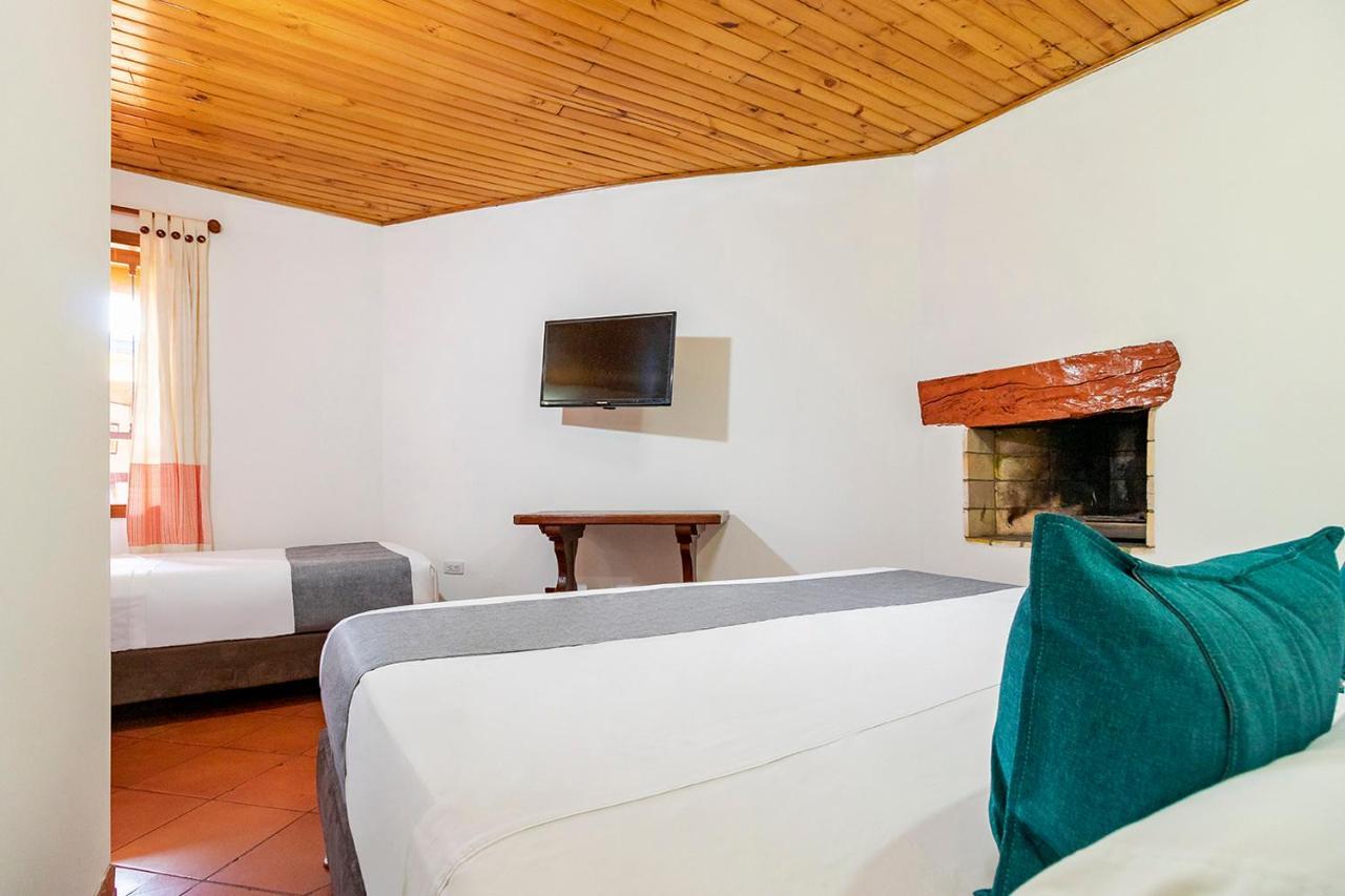 Ayenda Hotel Casona Santa Rosa Chía Buitenkant foto